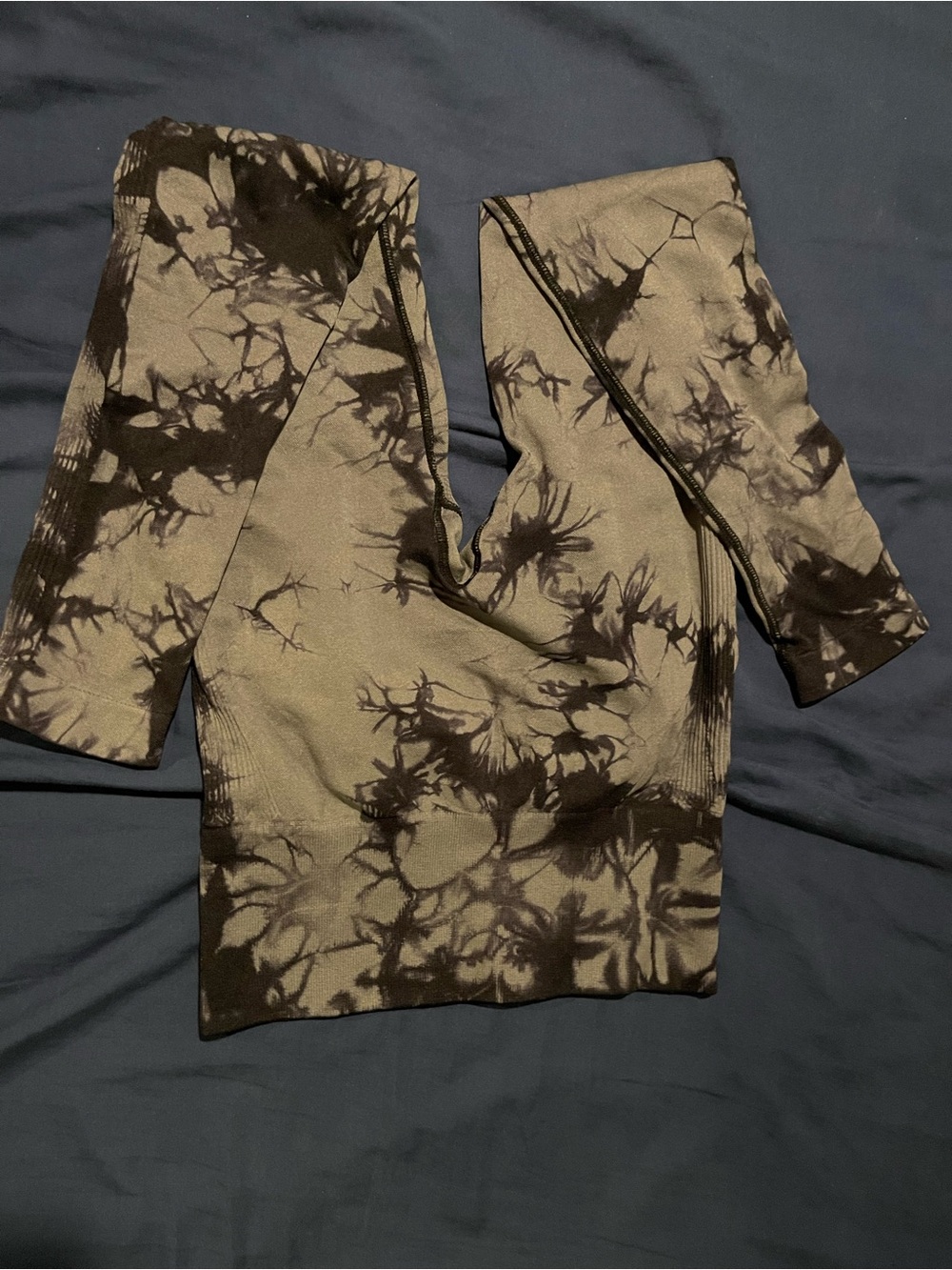 Tie-Dye Ribbed Knit booty pants in gray and Black